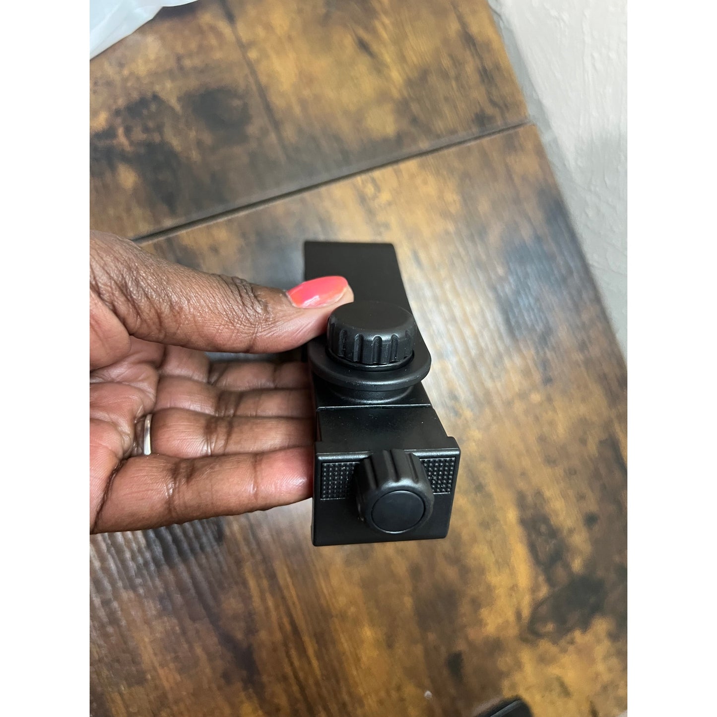 SharingMoment Premium Smartphone Holder/Vertical And Horizontal Tripod Mount