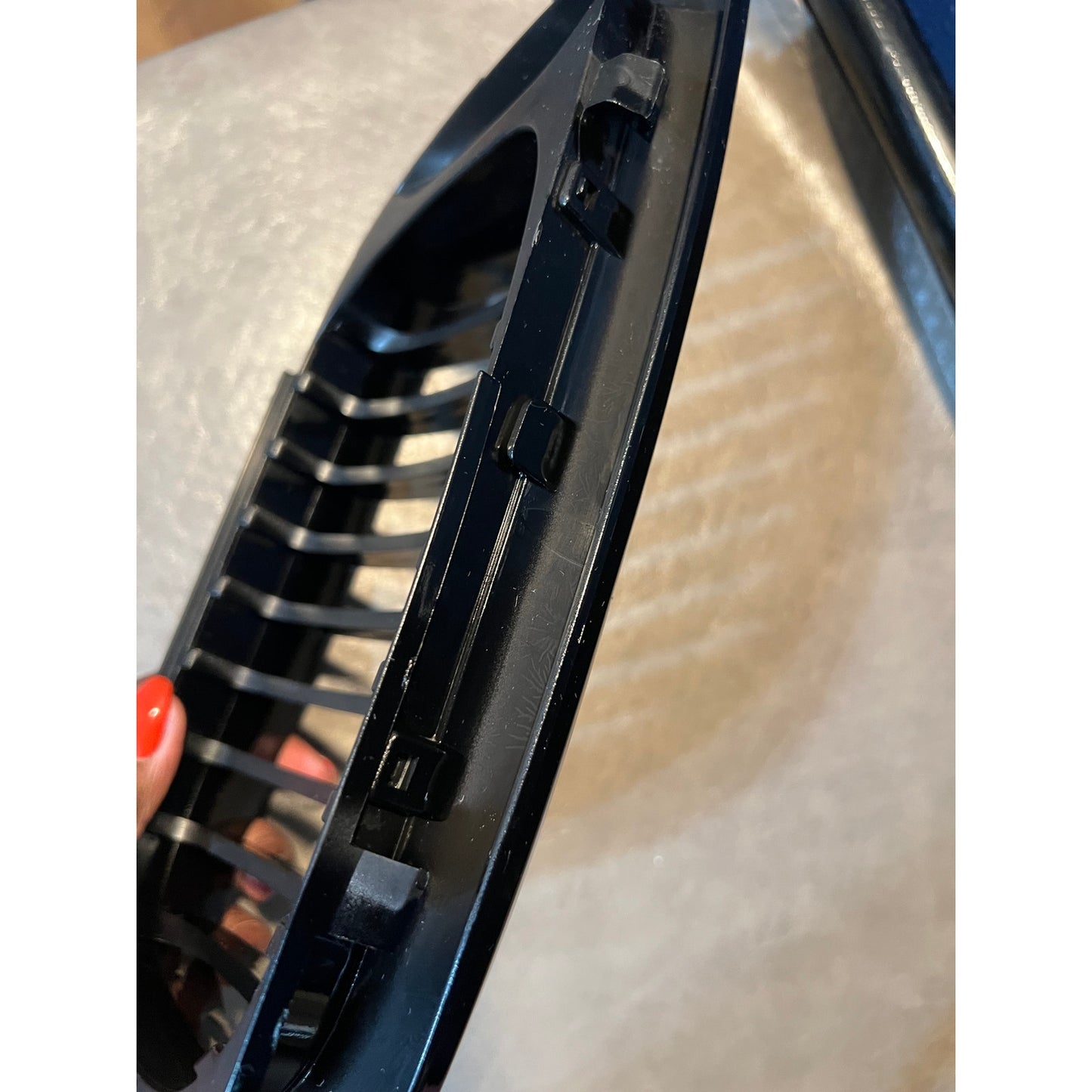 DEKEWEI E46 Grille, Front Kidney Grill Compatible With BMW 3 Series 2002-2005 E46 4-Door 320i 325i 325xi 330i 330xi Single Slat Gloss Black Grill. (1 pc GRILLE AVAILABLE -DRIVER'S SIDE ONLY)