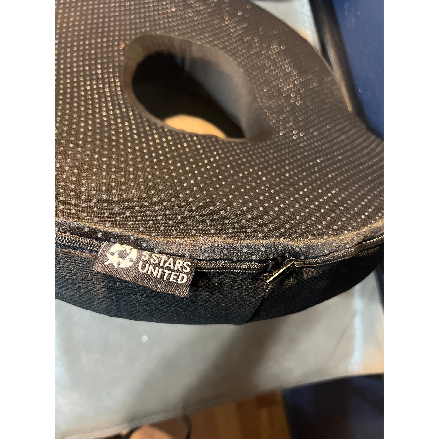 5 STARS UNITED Donut Pillow Hemorrhoid Tailbone Cushion–Large CushioN,Black Mesh