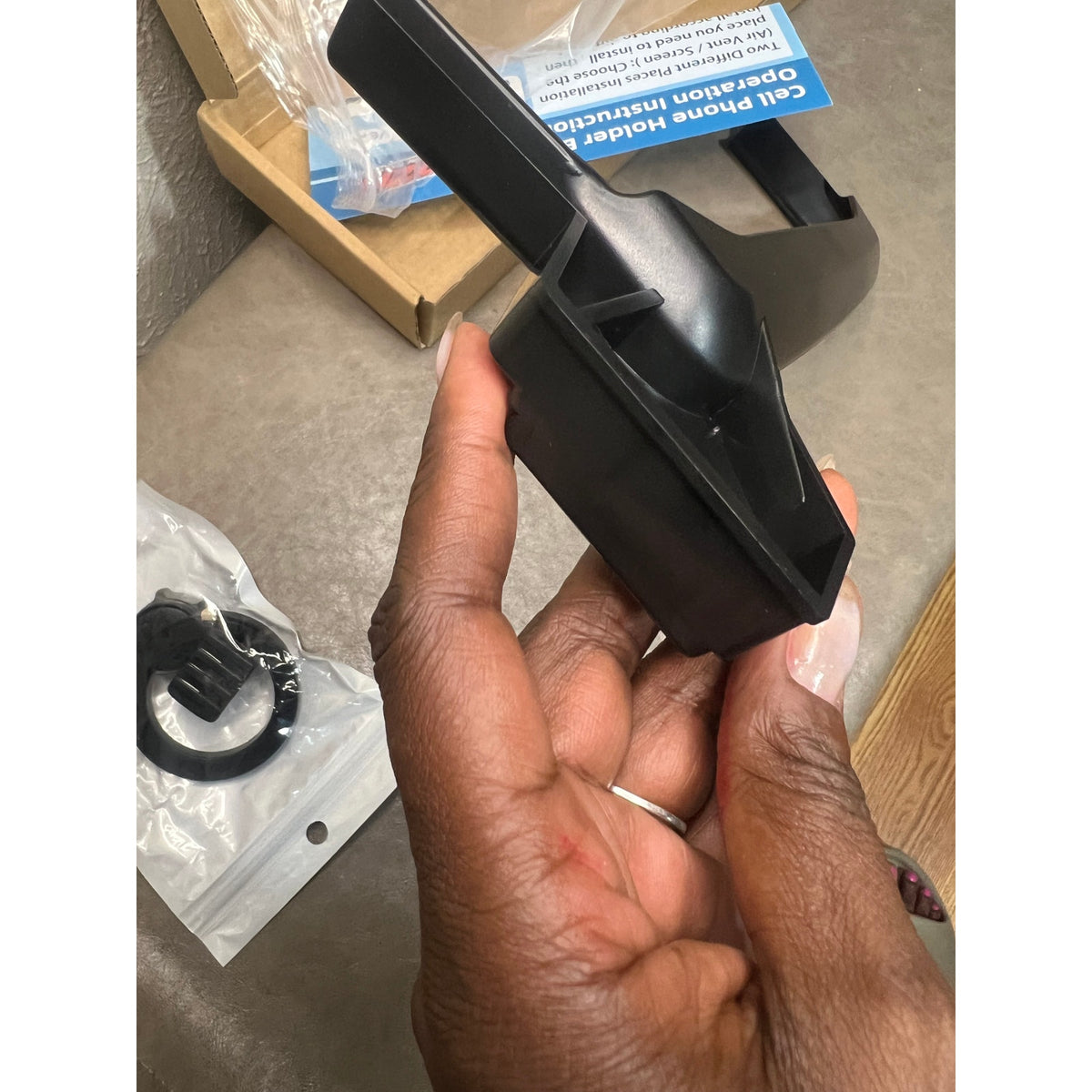 PZK Car Phone Mount For 2021-2024 Chevy Tahoe/Suburban/GMC Yukon.