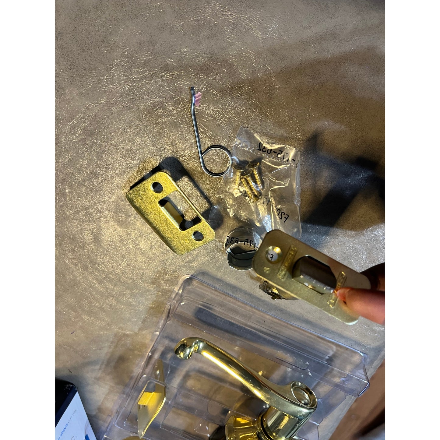 Schlage F10 V FLA 605 Flair Door Lever, Hall & Closet Passage Lock, Bright Brass