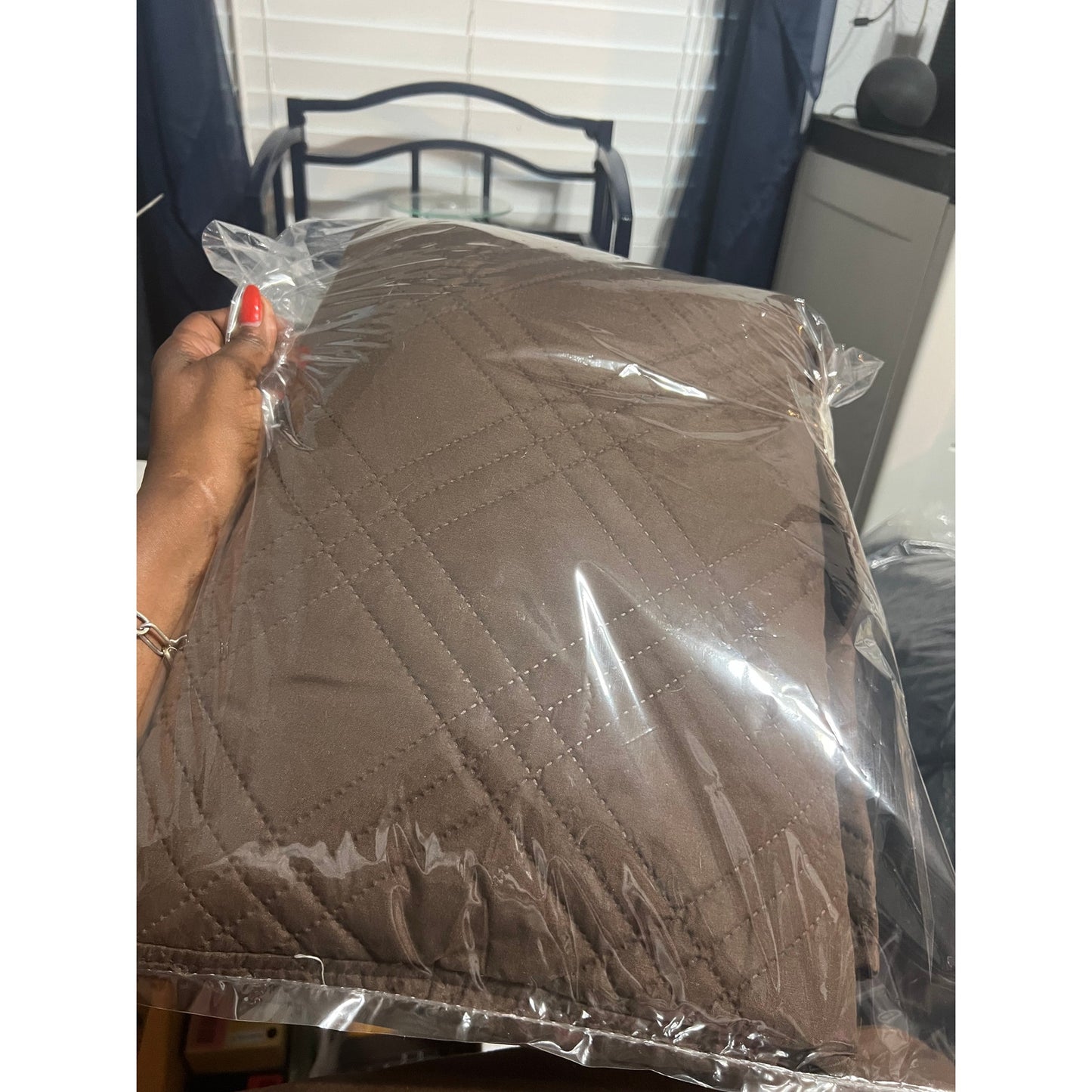 TAOCOCO Waterproof Recliner Chair Covers 30 Inch Wide, Oversized Recliner Covers For Recliner Chair With Pocket, Recliner Slipcovers With Straps Furniture Protector For Kids Pets (30'', Chocolate).