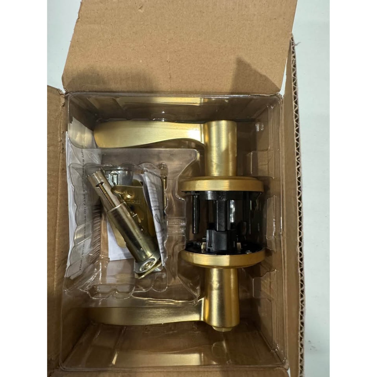 Kwikset Sedona Entry Door Handle With Lock And Key, Secure Keyed Reversible Lever Exterior, For Front Entrance And Bedrooms, Satin Brass, Pick Resistant Smartkey Rekey Security And Microban (No keys / Missing)