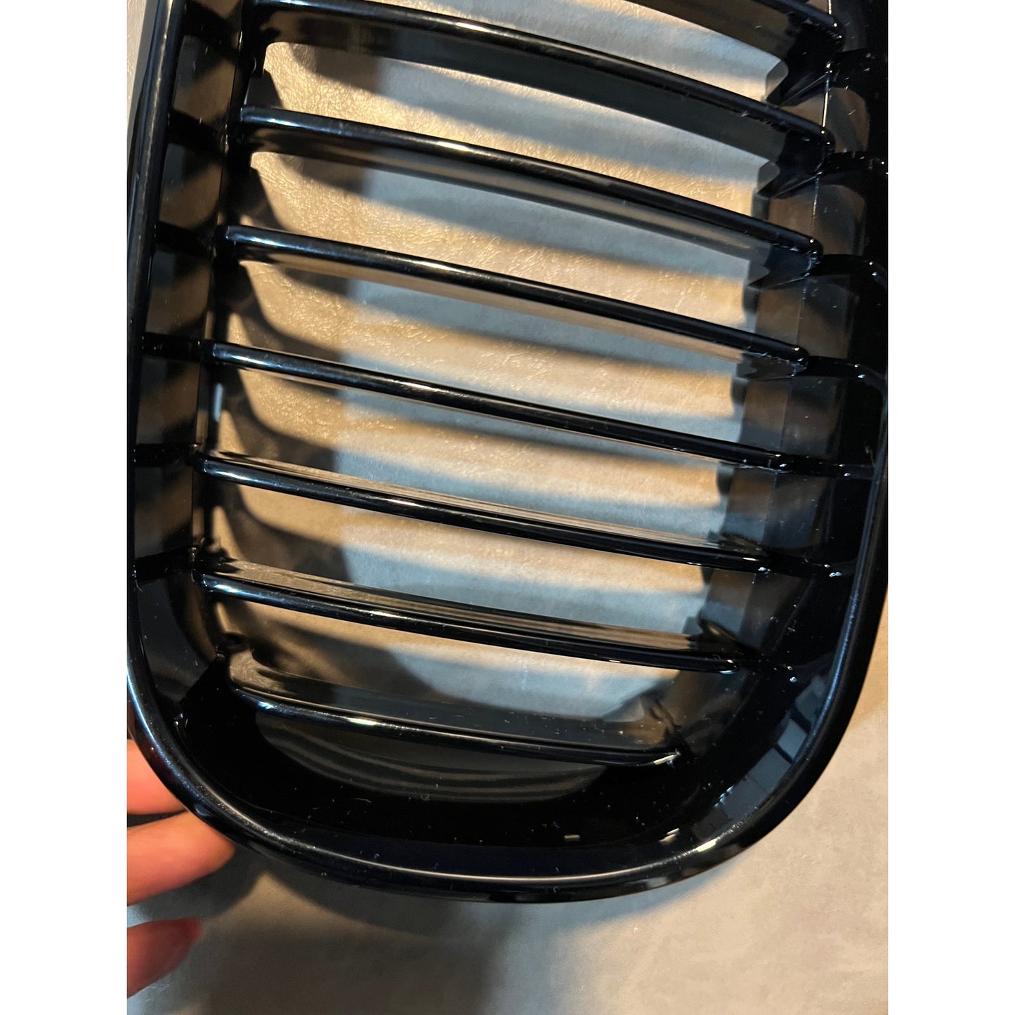 DEKEWEI E46 Grille, Front Kidney Grill Compatible With BMW 3 Series 2002-2005 E46 4-Door 320i 325i 325xi 330i 330xi Single Slat Gloss Black Grill. (1 pc GRILLE AVAILABLE -DRIVER'S SIDE ONLY)