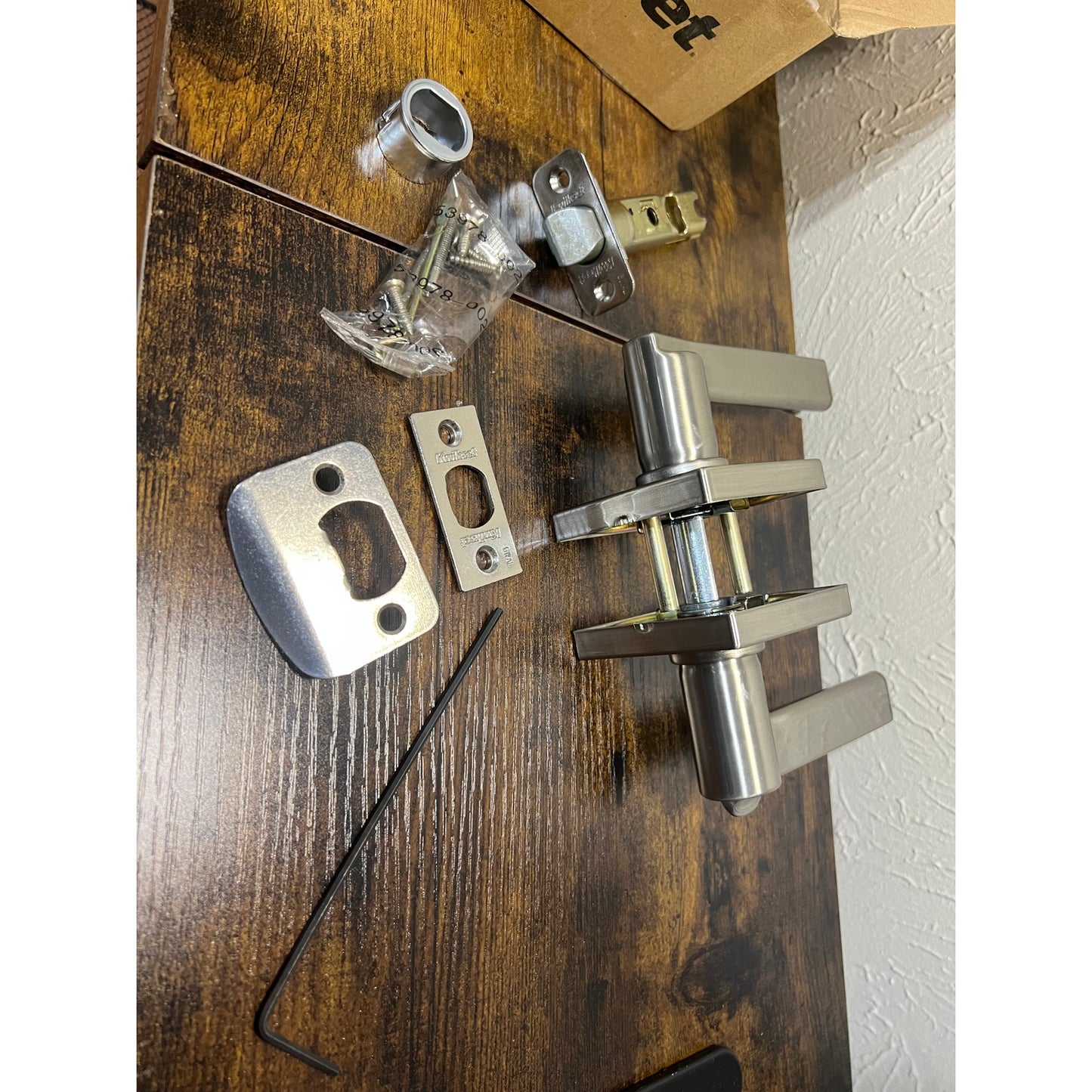 Kwikset Casey Interior Privacy Door Handle With Lock, Door Lever For Bathroom And Bedroom, Satin Nickel Reversible Keyless Turn Lock, With Microban Protection.