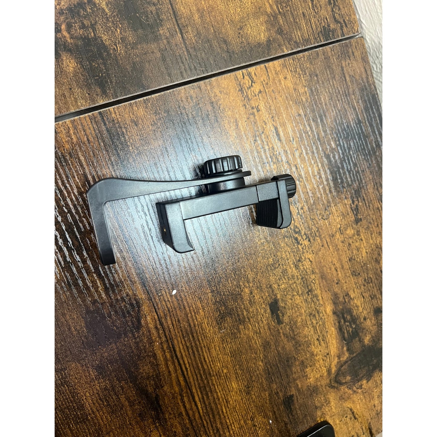 SharingMoment Premium Smartphone Holder/Vertical And Horizontal Tripod Mount