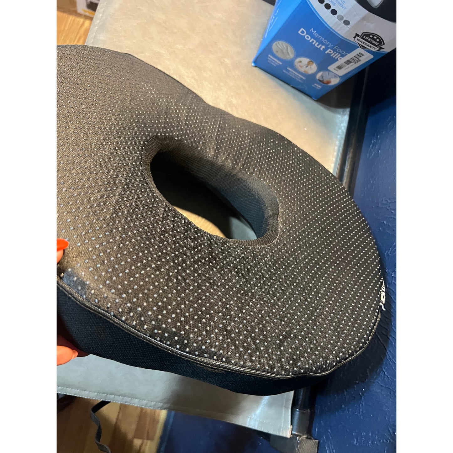5 STARS UNITED Donut Pillow Hemorrhoid Tailbone Cushion–Large CushioN,Black Mesh