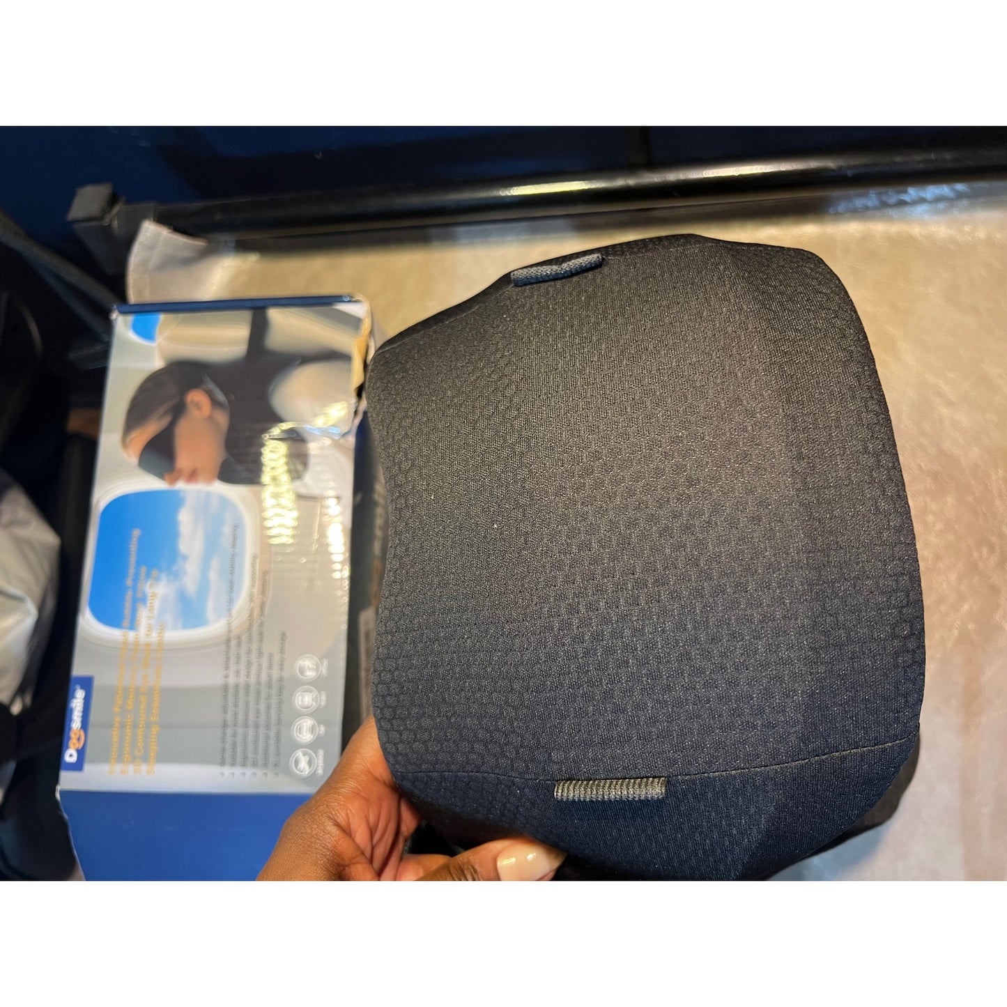 Doosmile Patented Head-Bobble-Preventing Ergonomic 360° Supporting Golden-Black