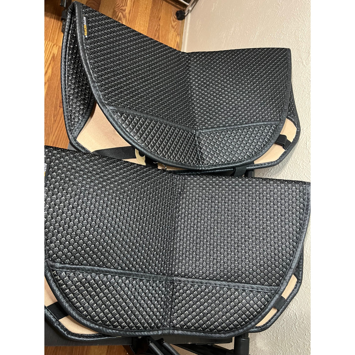 Auto Newer 2 PCS Breathable Universal Four Seasons Car Seat Cover(Black+Grey)2pc