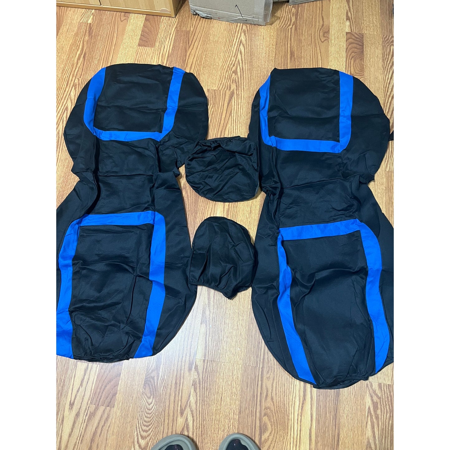LAINLOY 2 pc Car Seat Covers, Breathable Seat Protectors, Anti-Slip Driver Seat Cover, Comfortable Front Seat Cover Set Universal Fit For Truck, SUV, Sedan, Airbag Compatible (Black&Blue).