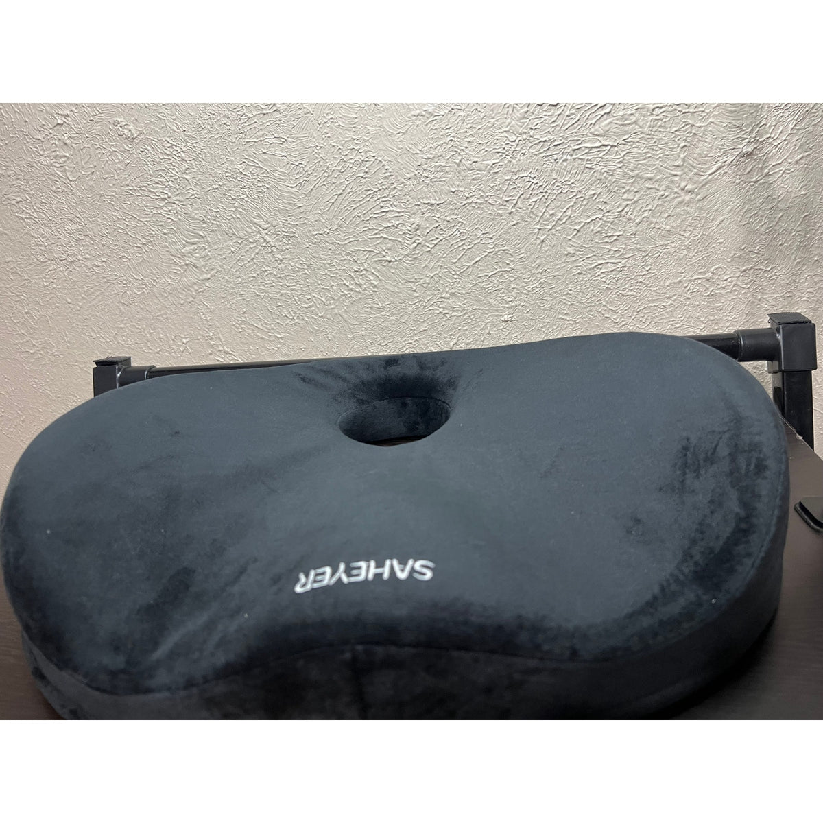 Donut Pillow for Tailbone Pain Relief and Hemorrhoids, Memory Foam Donut,Black